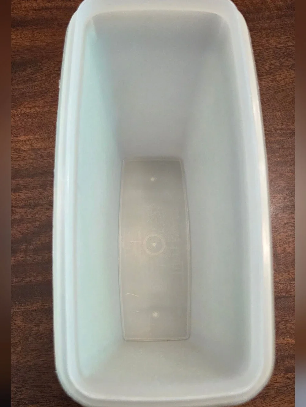 Vintage Tupperware Store & Pour Cereal Storage Container With Tan/Beige Lid